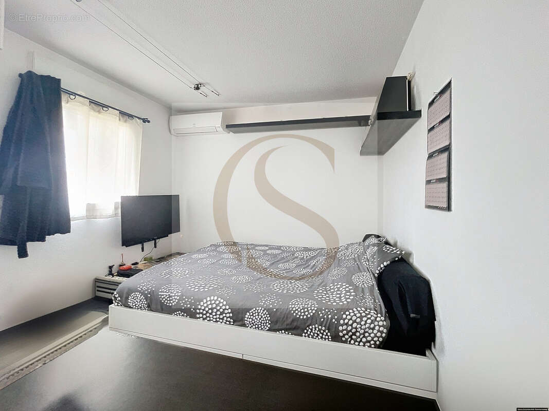 Appartement à PUGET-SUR-ARGENS