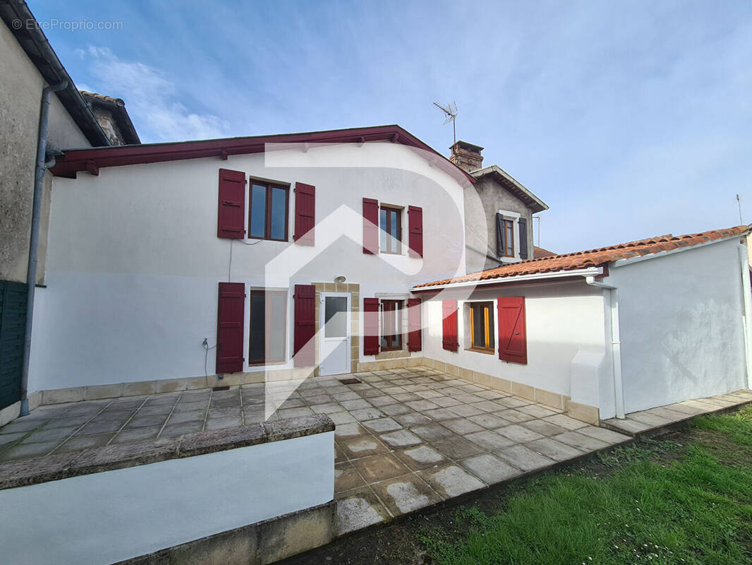Maison à BELLOCQ