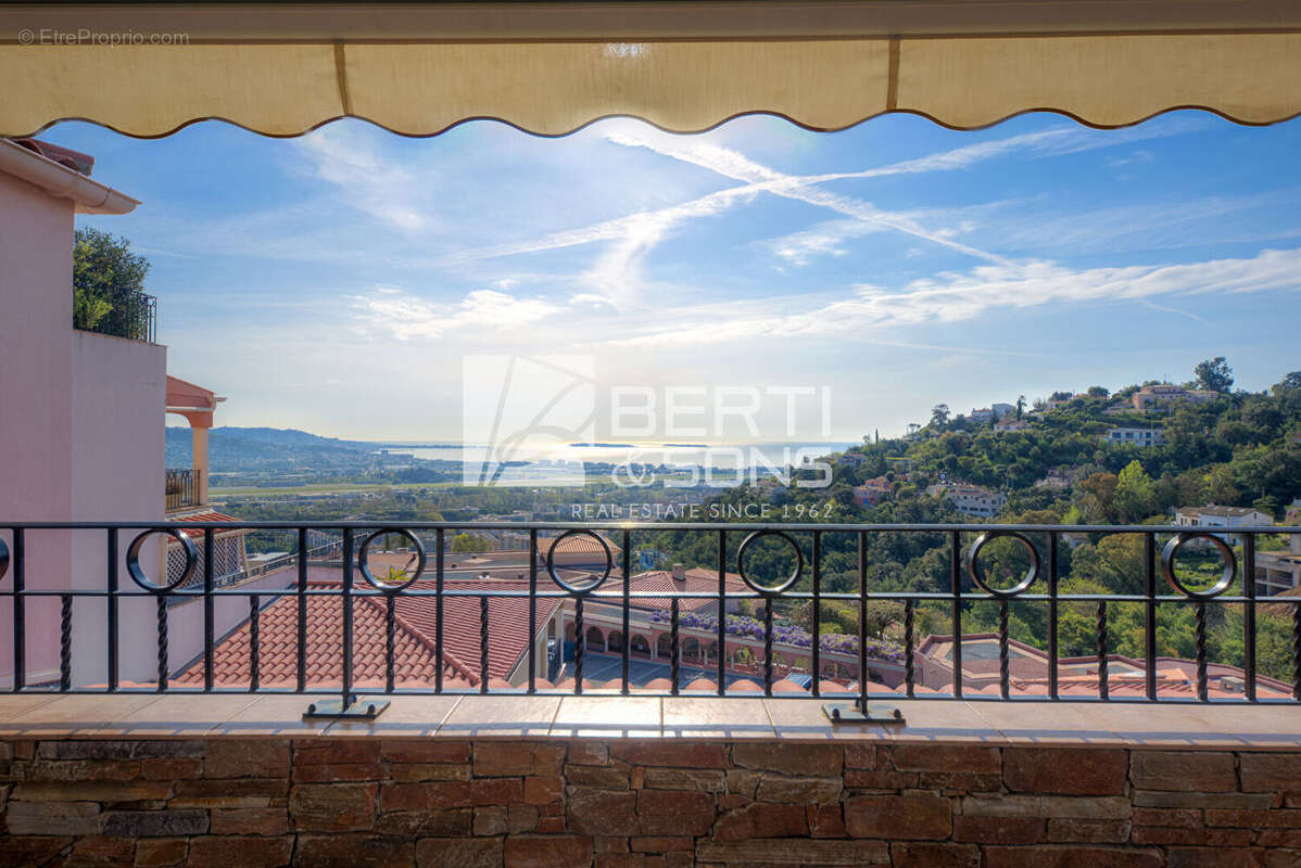 Appartement à MANDELIEU-LA-NAPOULE