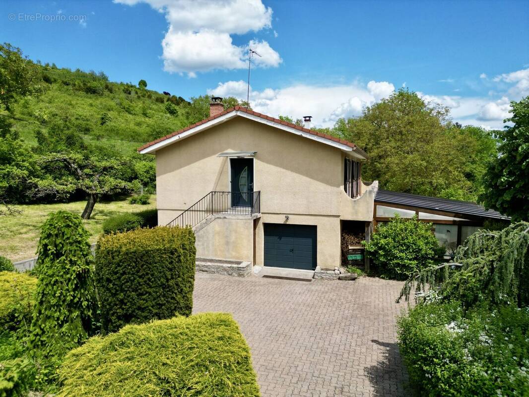Maison à SAINT-AMANT-TALLENDE