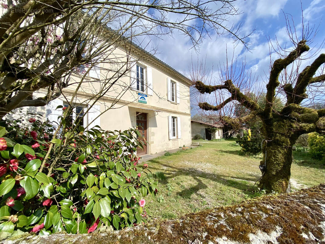 Maison à ILLATS