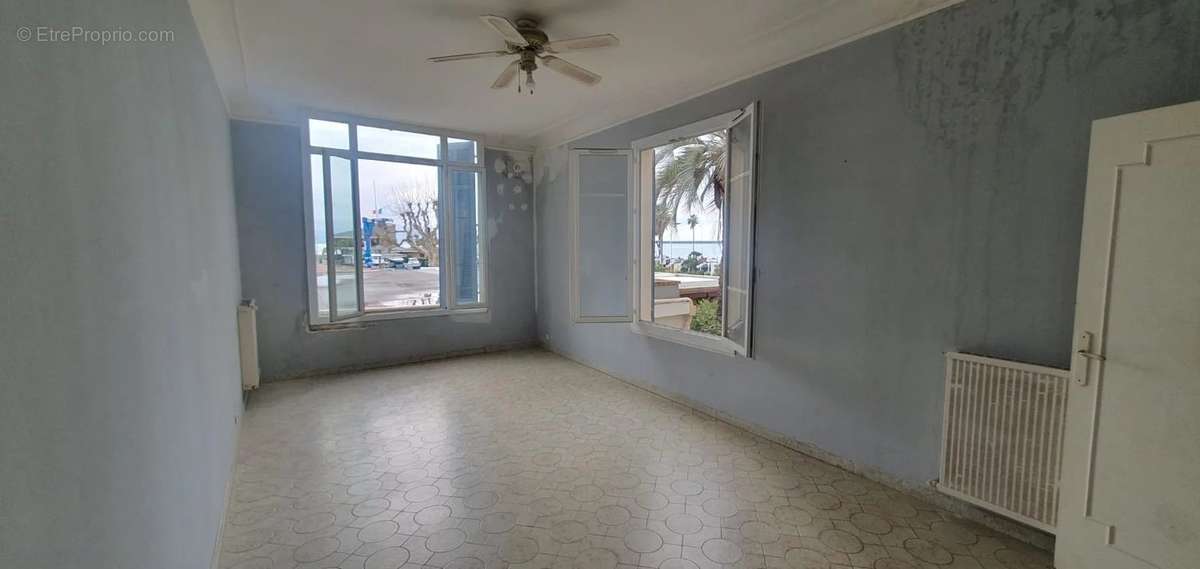 Appartement à VALLAURIS