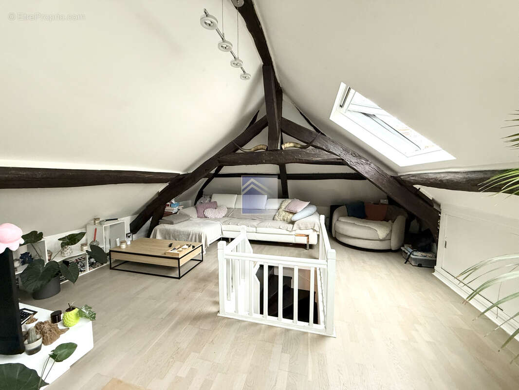 Appartement à COURBEVOIE