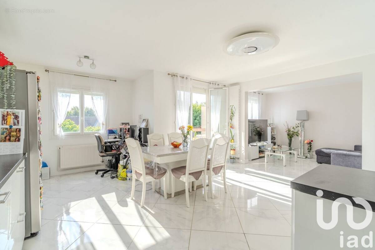Photo 1 - Appartement à LOGNES