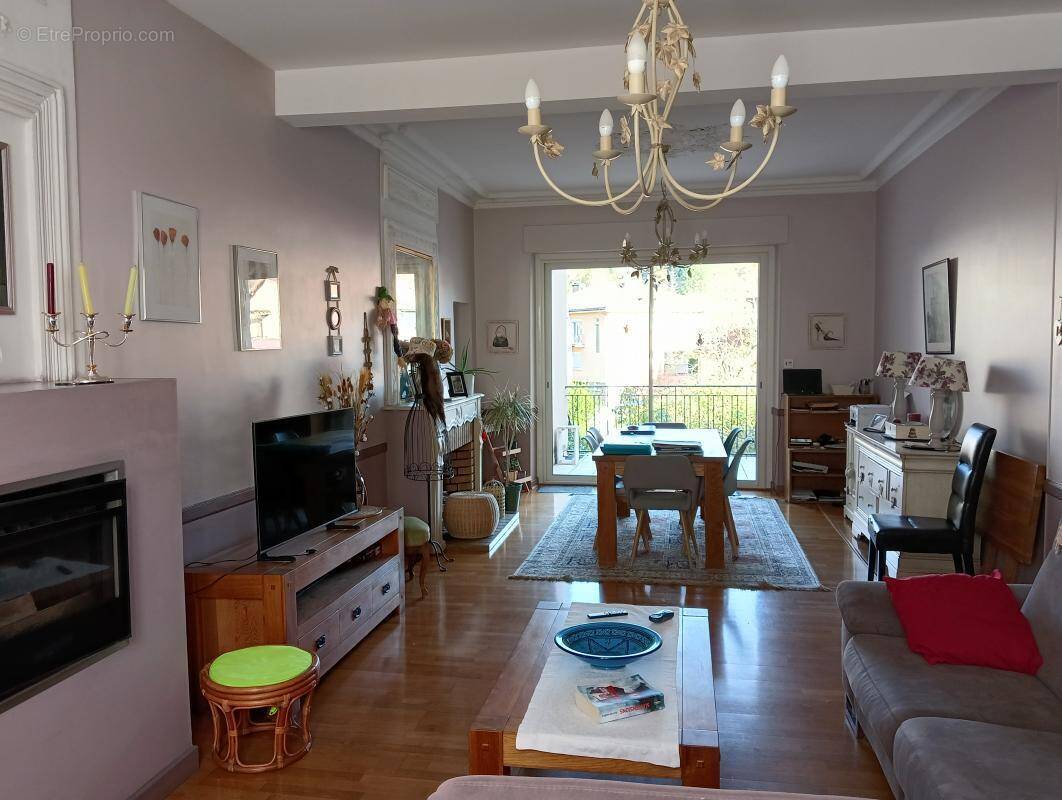 Maison à DECAZEVILLE