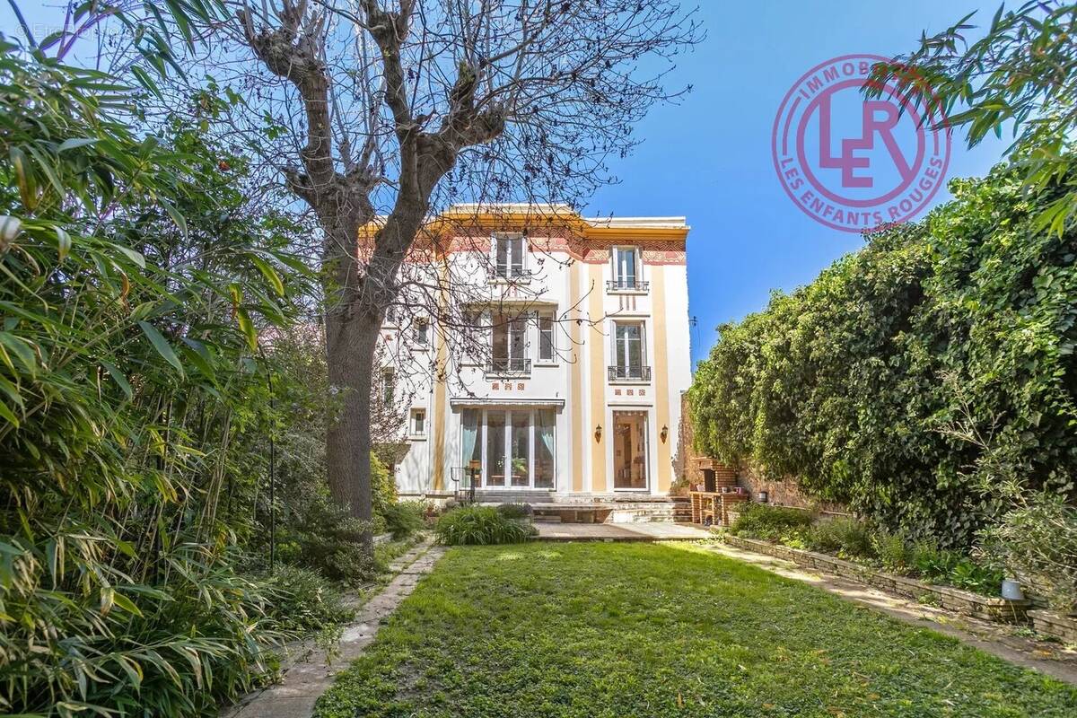 Maison à MONTROUGE
