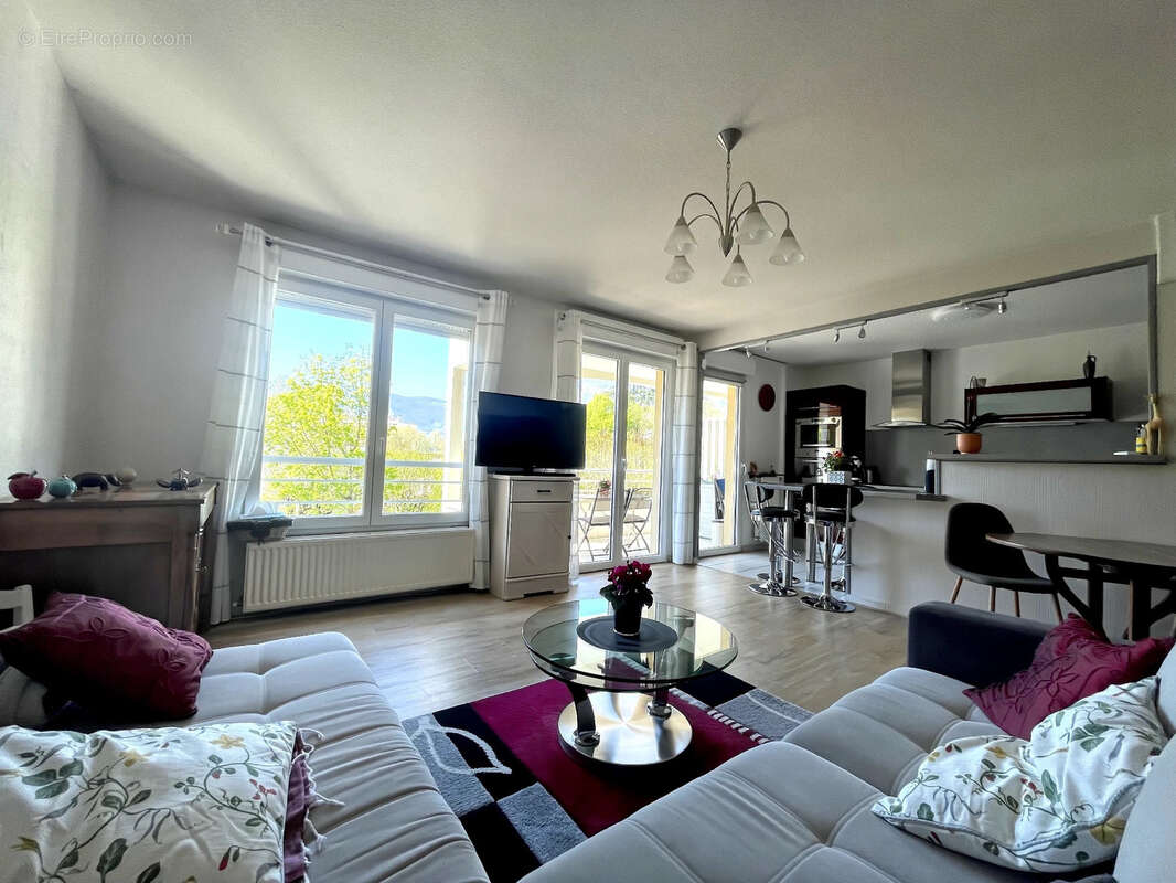 Appartement à GIERES