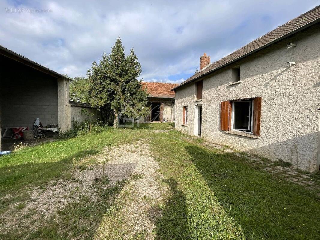 Maison à LA FERTE-ALAIS