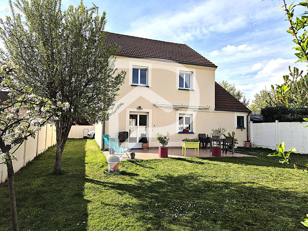 Maison à JUILLY