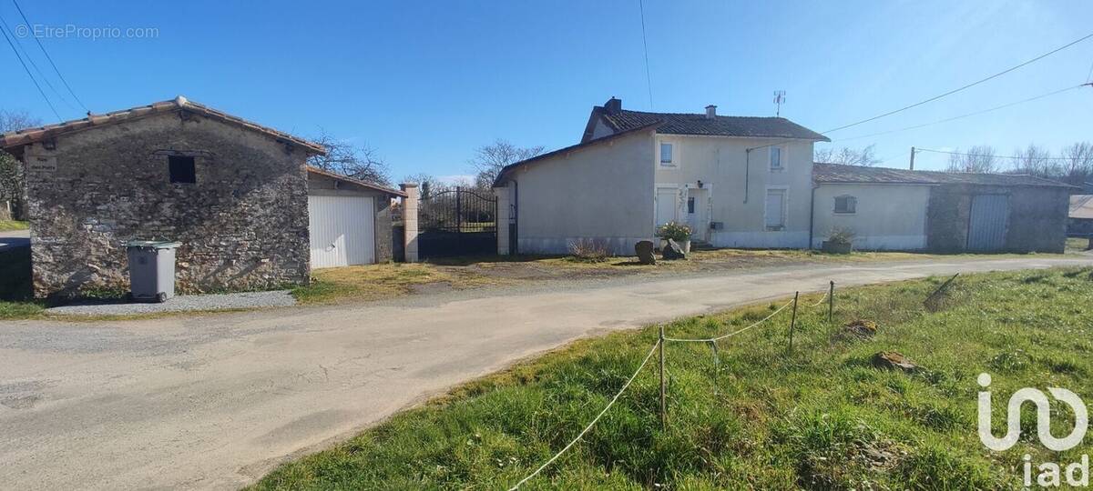 Photo 1 - Maison à FOMPERRON