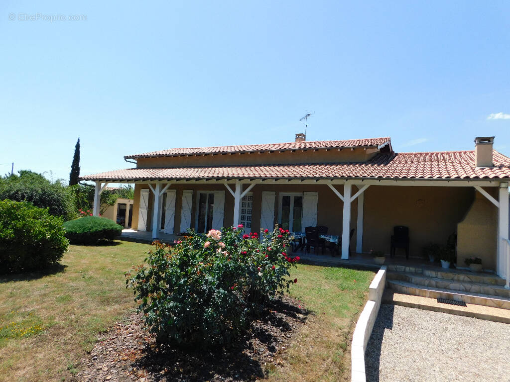Maison à MONTECH