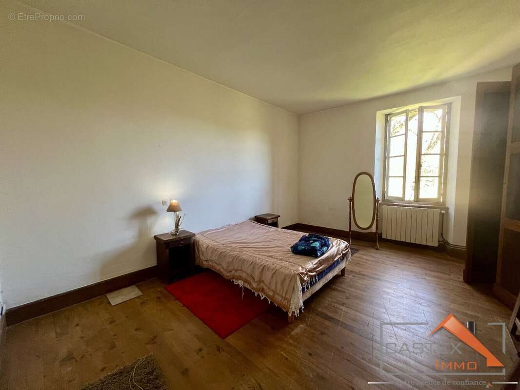 Maison à PRAT-BONREPAUX