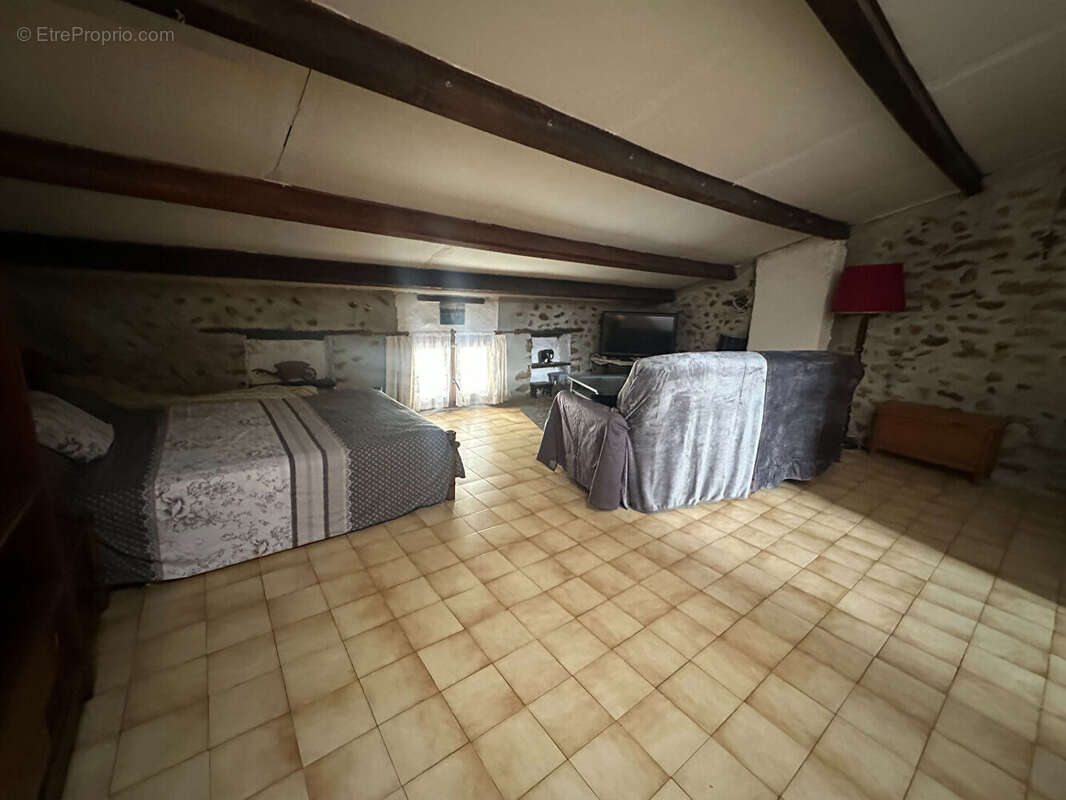 Maison à PEYRUIS