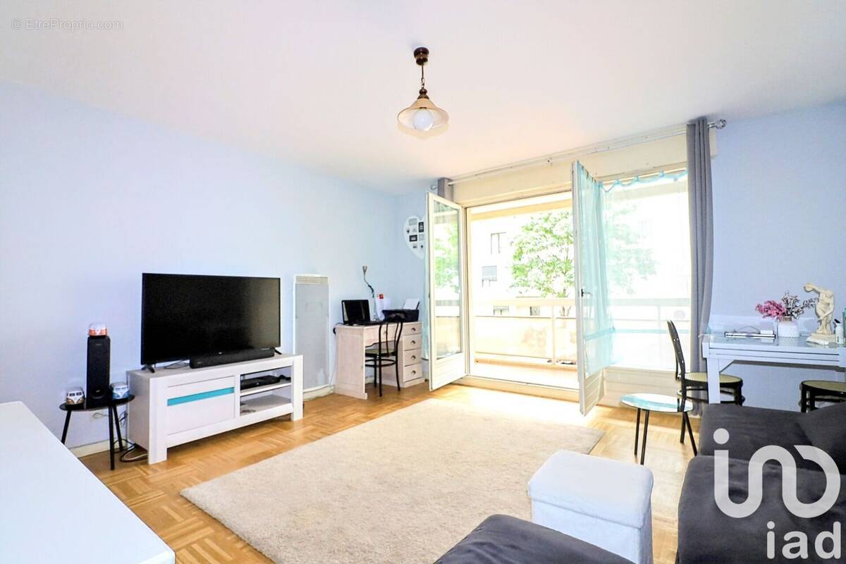 Photo 1 - Appartement à LYON-8E