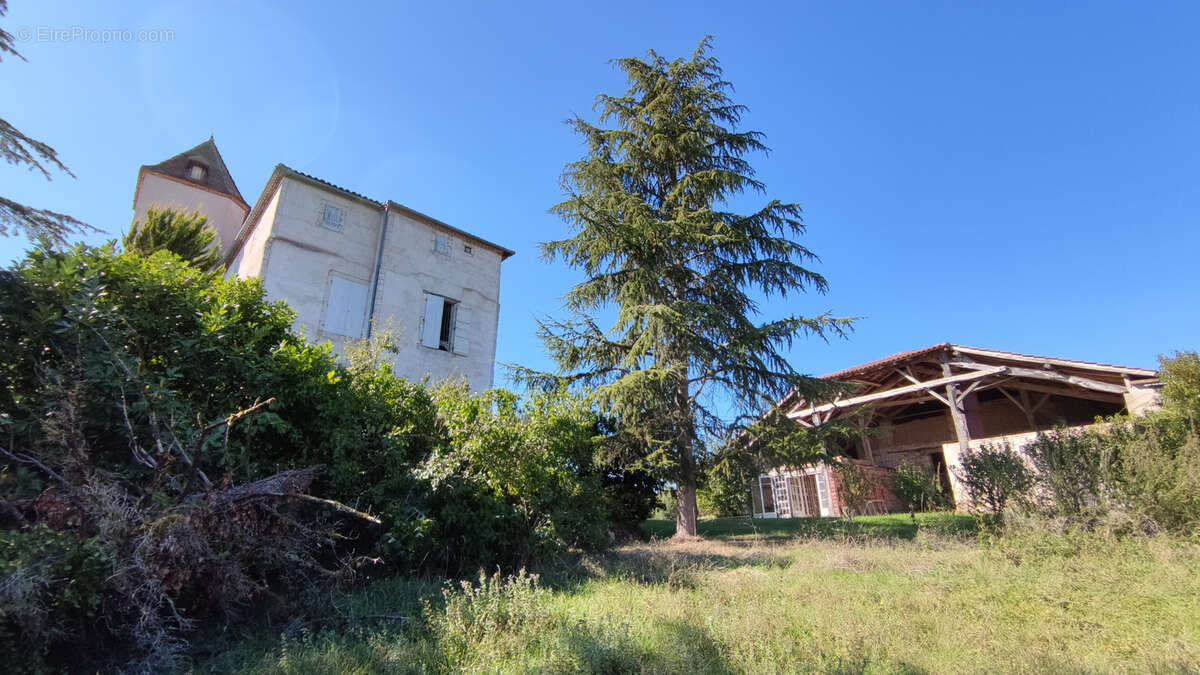 Maison à CASTELSAGRAT