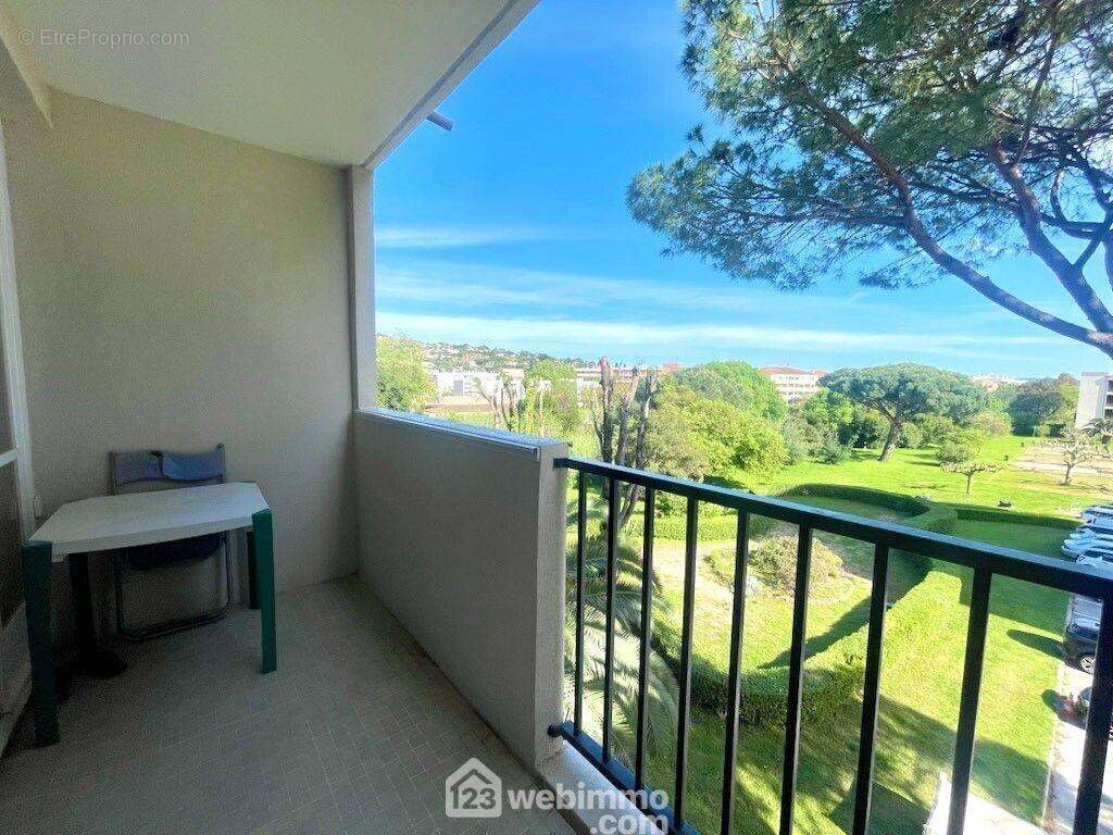 Balcon de 5m2, au calme avec sa vue sur le Parc. - Appartement à SAINTE-MAXIME