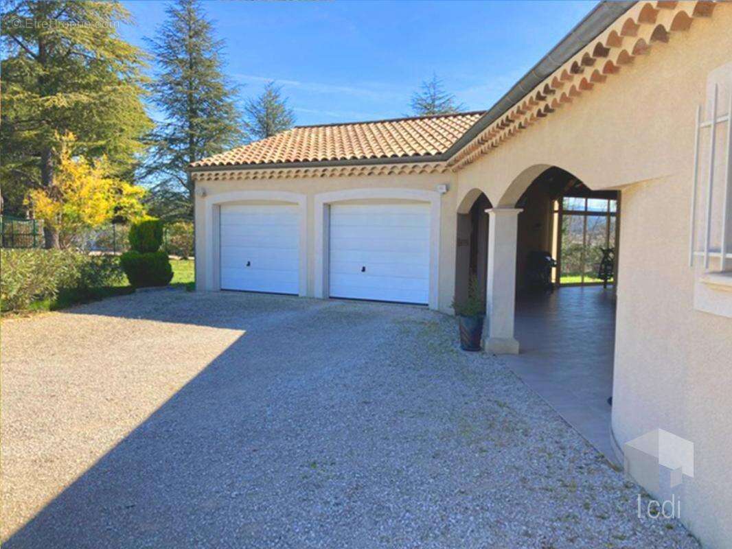 Maison à MONTELIMAR