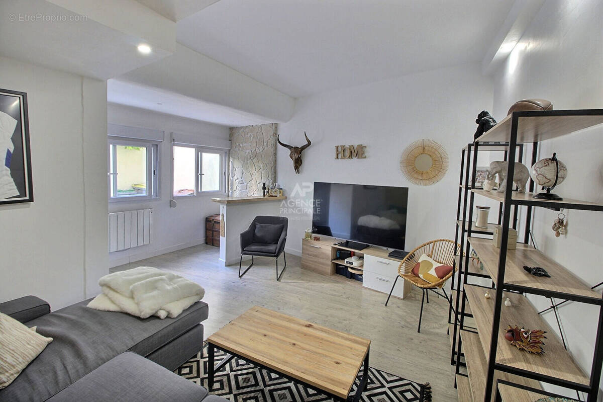 Appartement à CHANTELOUP-LES-VIGNES