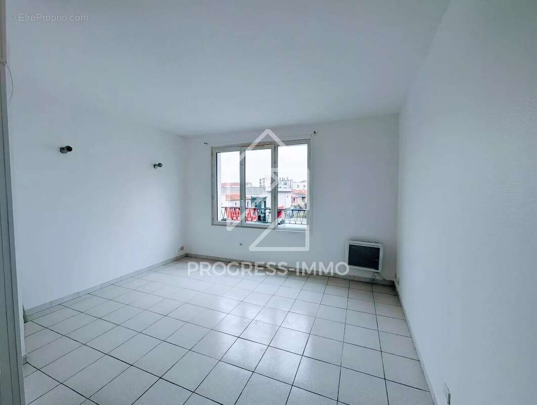Appartement à SAINT-MAUR-DES-FOSSES