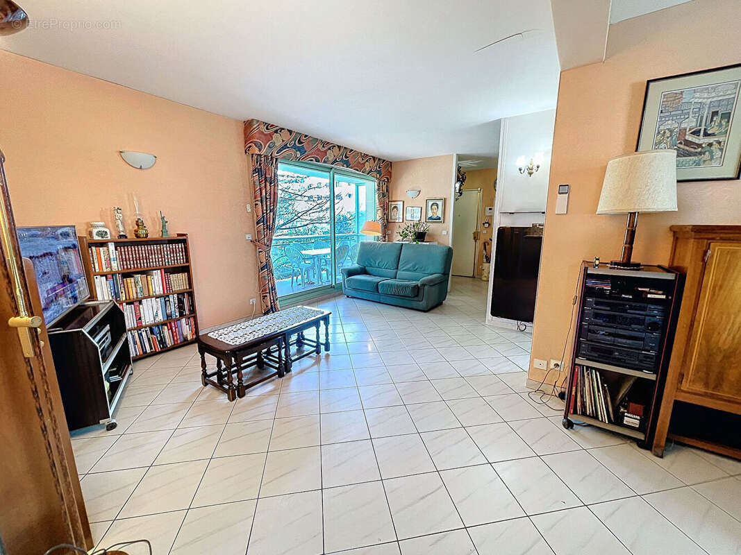 Appartement à SAINT-MAUR-DES-FOSSES