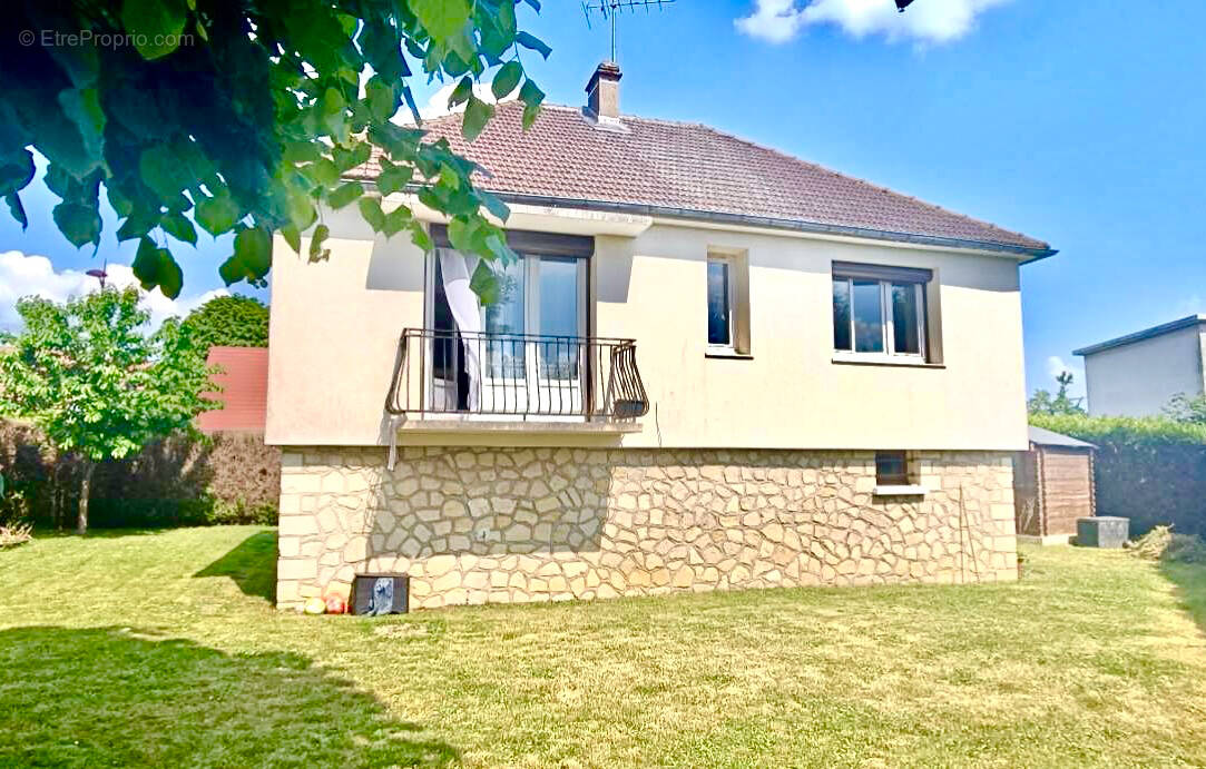 Maison à MERU