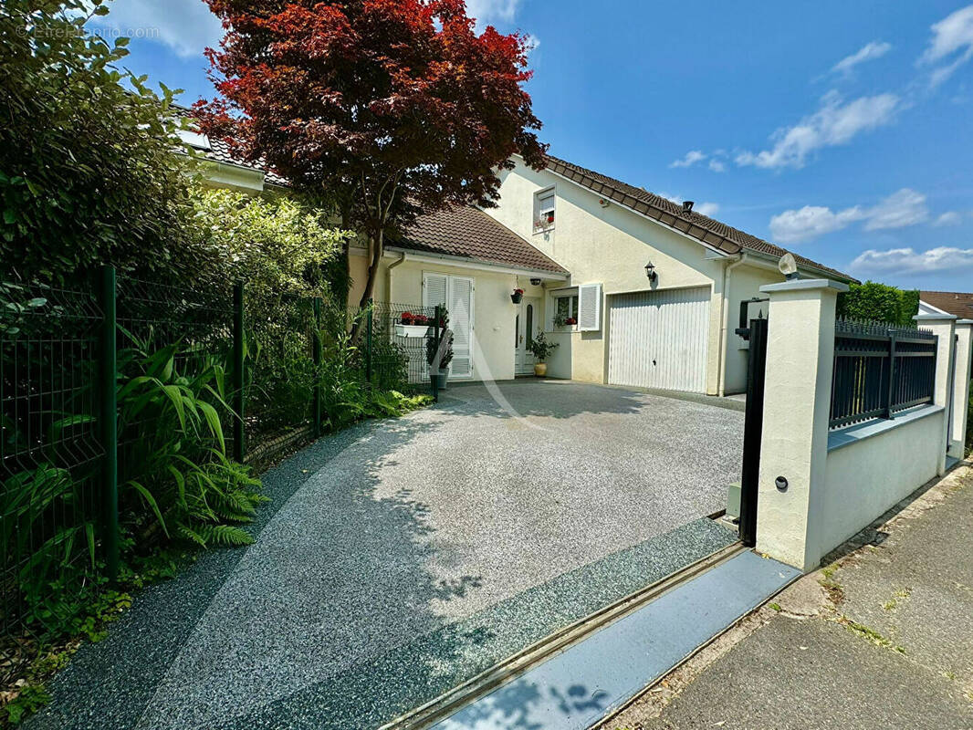 Maison à LIMEIL-BREVANNES