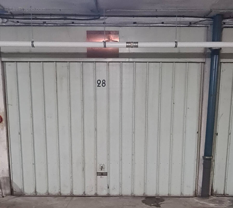Parking à MARSEILLE-10E