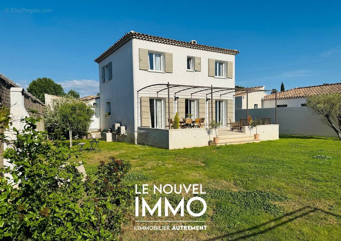 Maison à SENAS
