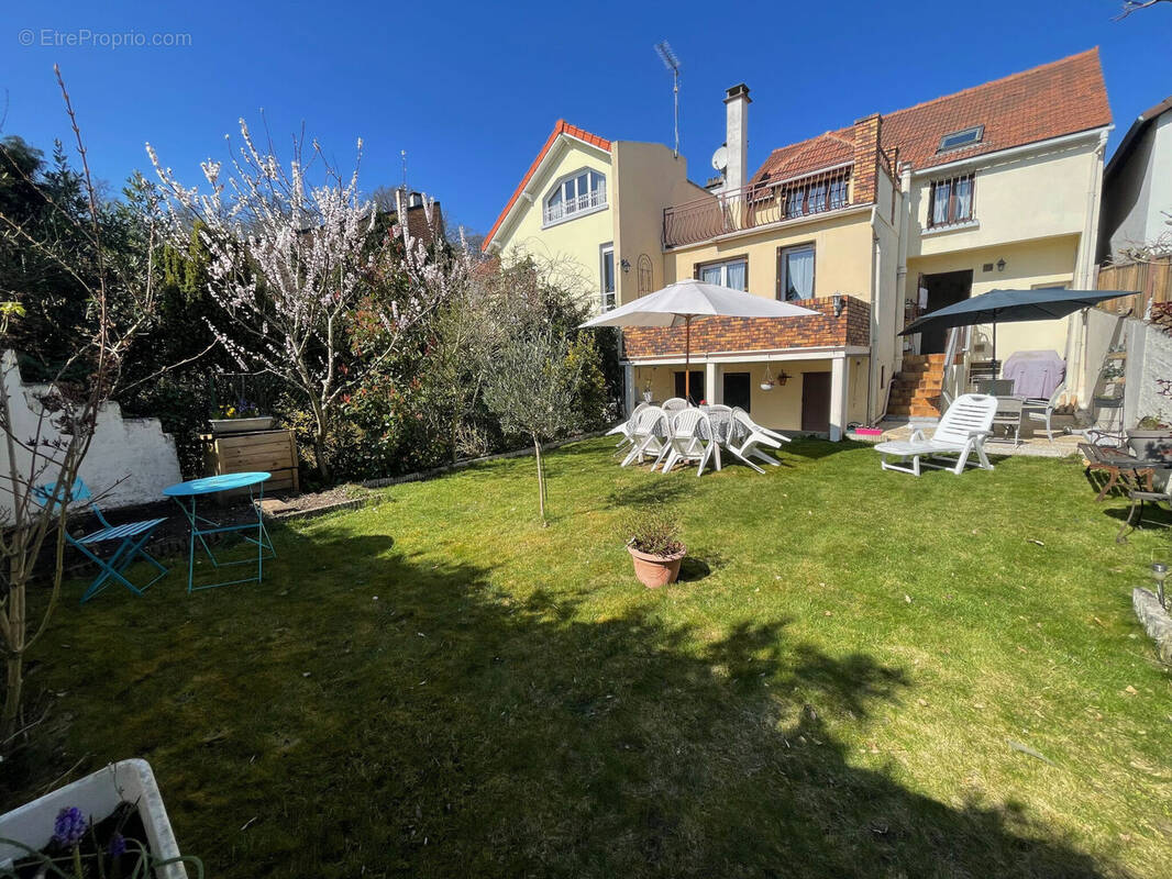 Photo 1 - Maison à LE PLESSIS-ROBINSON