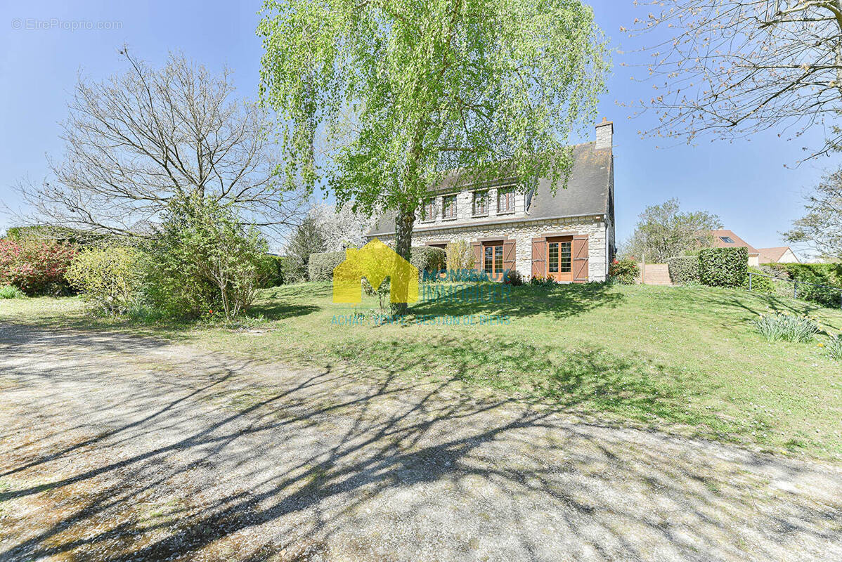 Maison à VERT-LE-PETIT