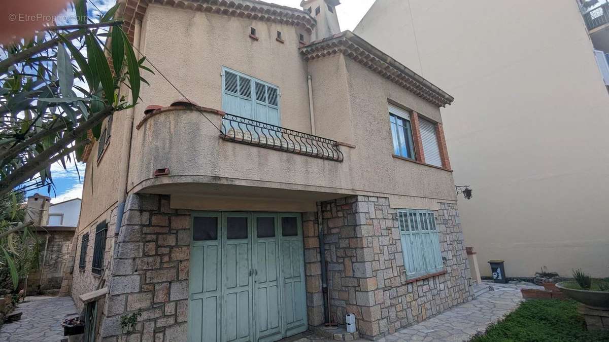 Maison à VALLAURIS