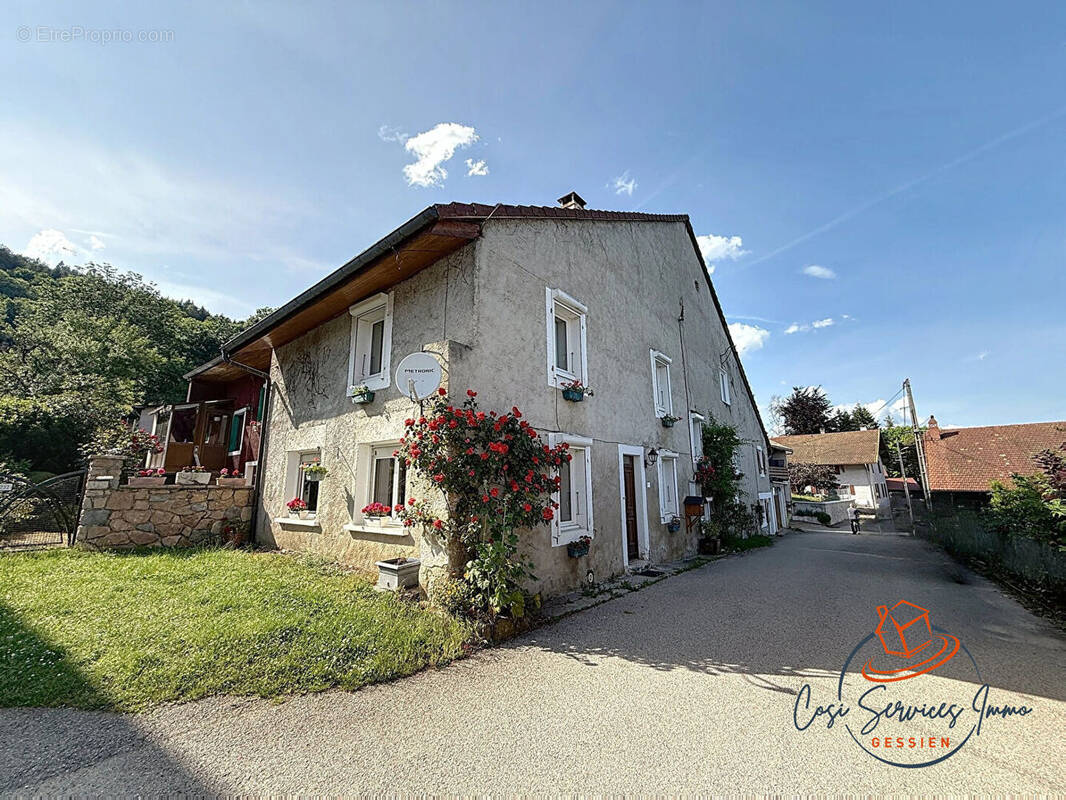 Maison à BELLEGARDE-SUR-VALSERINE