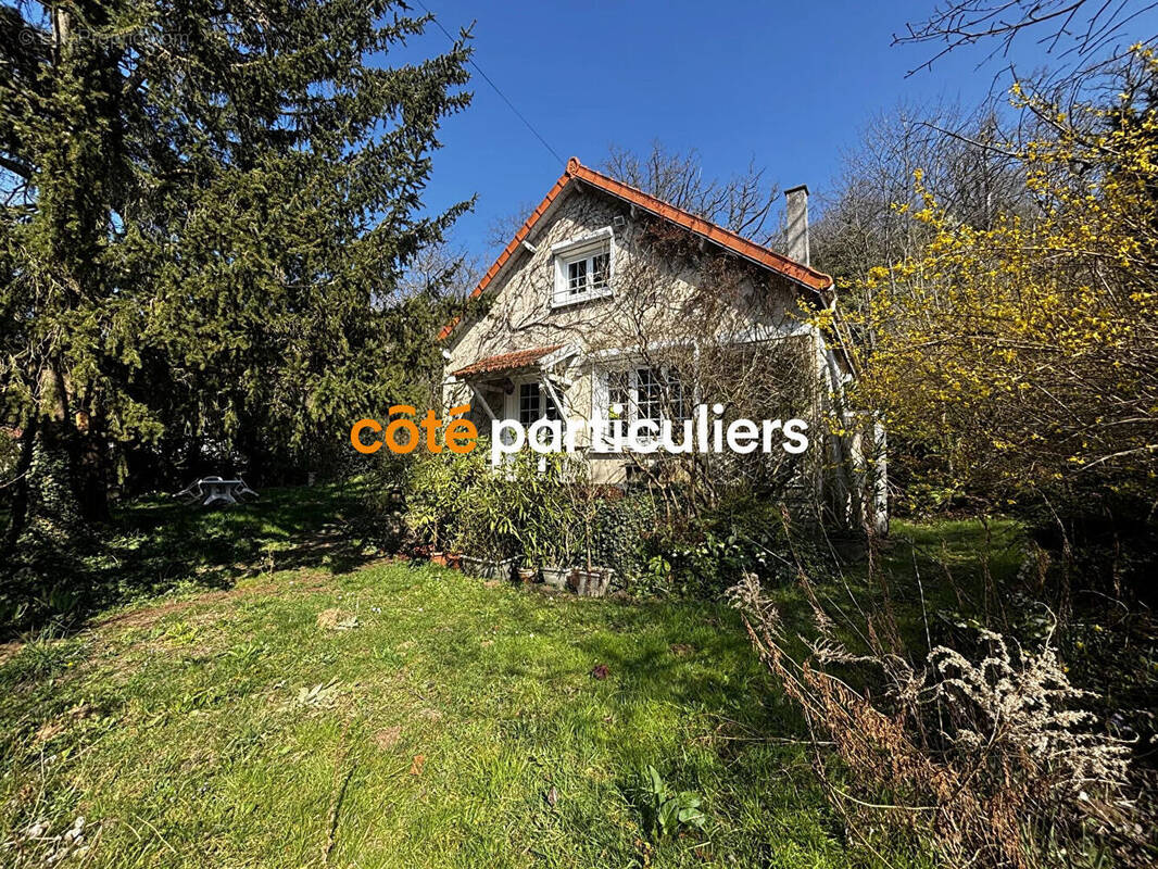 Maison à POLIGNY