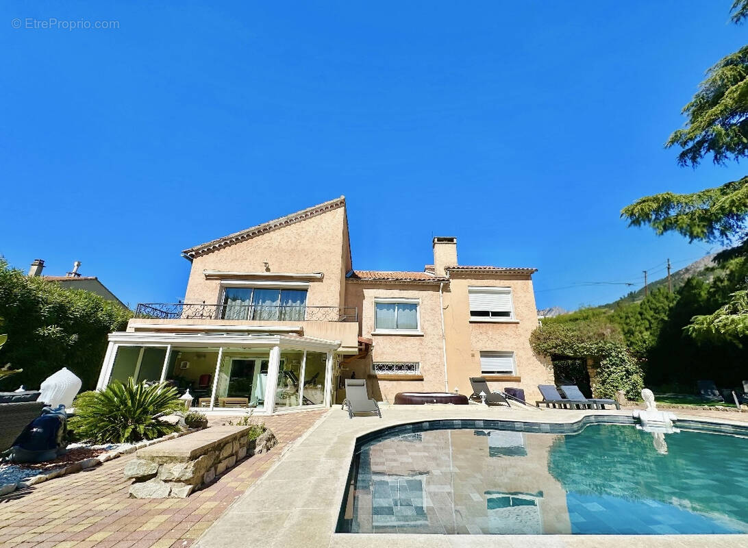 Maison à LA VALETTE-DU-VAR