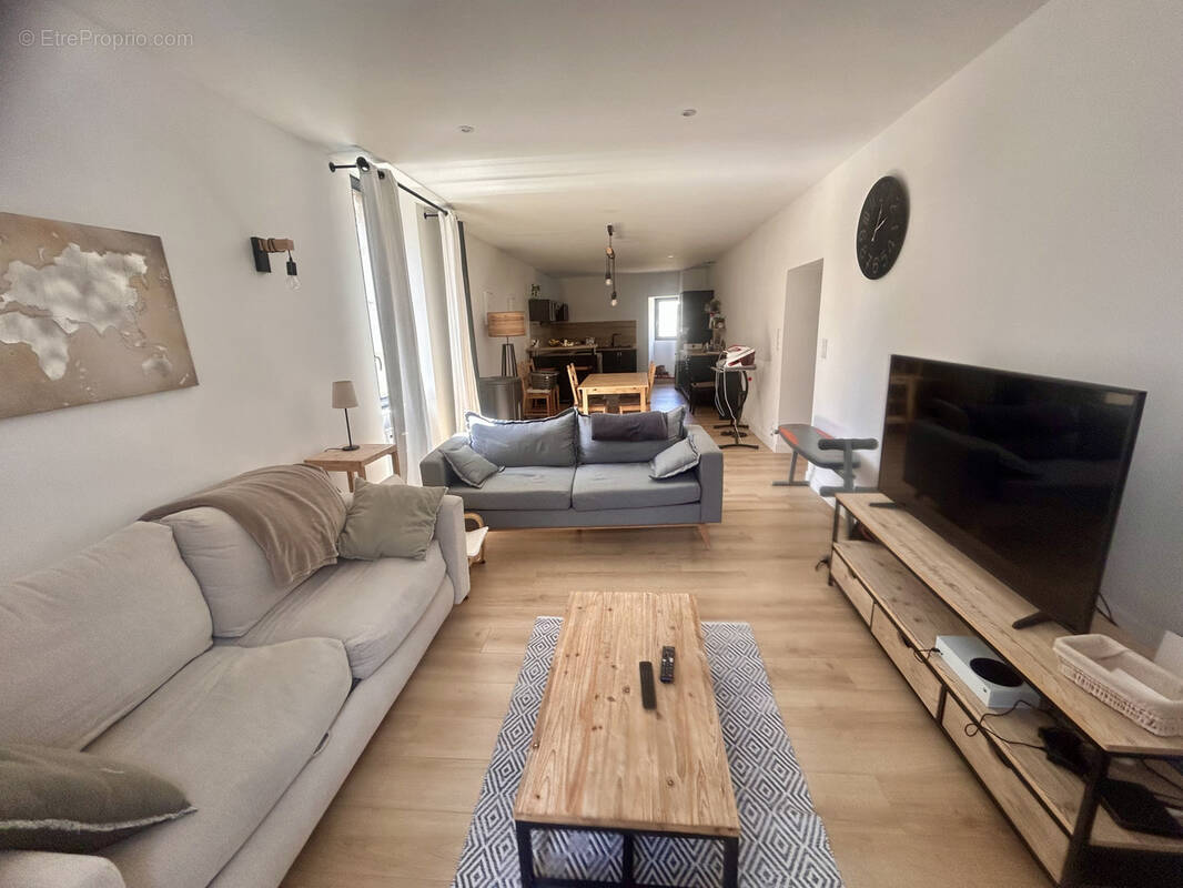 Appartement à SAINT-FELIX-DE-LODEZ