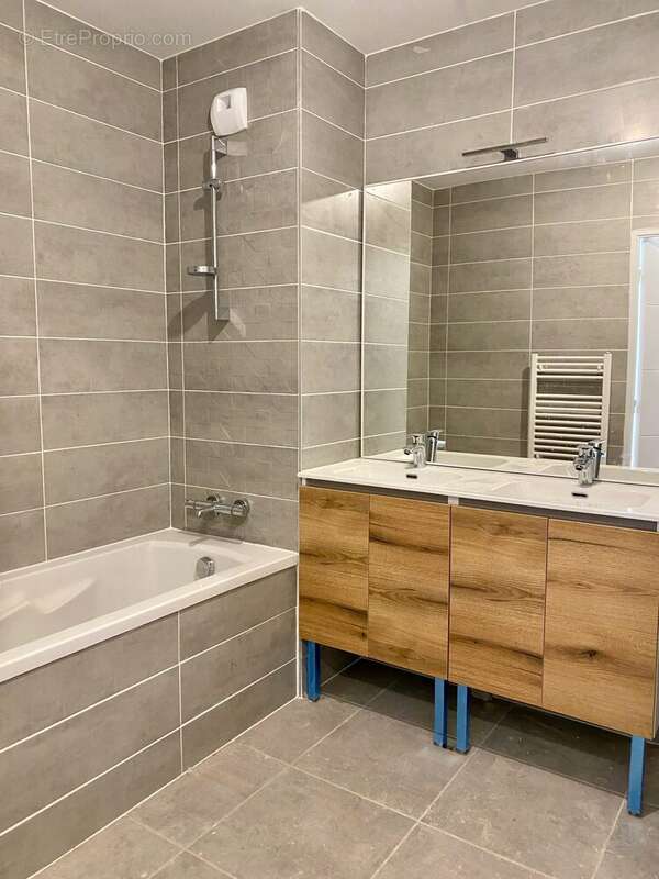 Appartement à LYON-9E