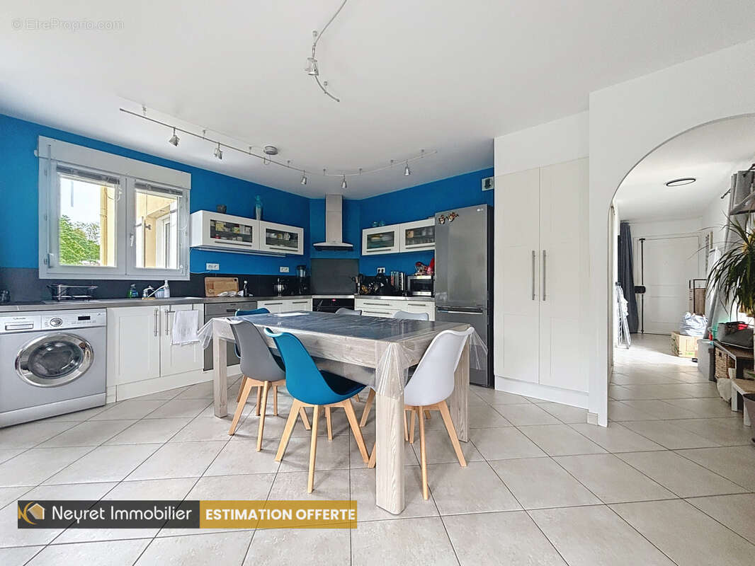 Appartement à SAINT-GENIS-LAVAL