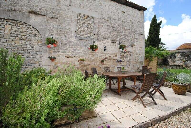 Maison à HIERSAC