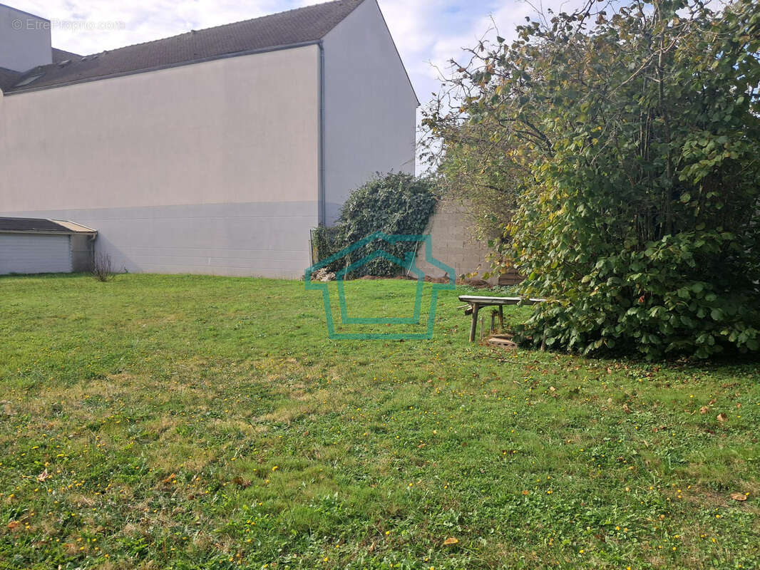 Terrain à LA QUEUE-LES-YVELINES