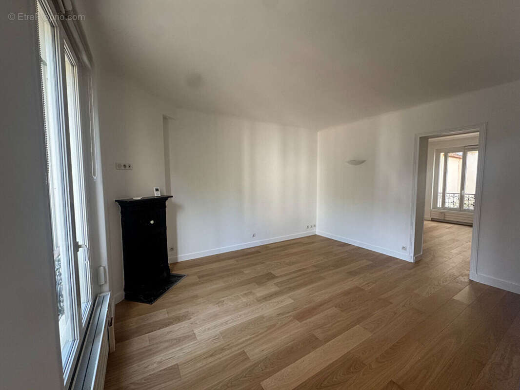 Appartement à PARIS-19E