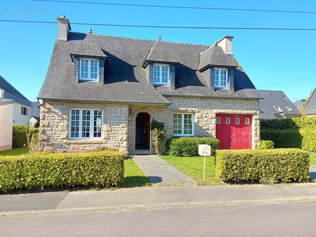 Maison à CARHAIX-PLOUGUER