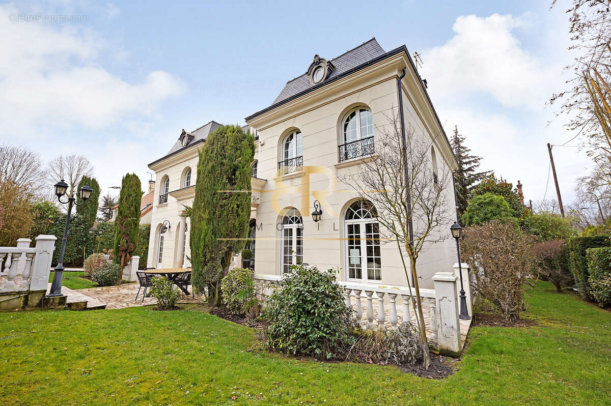 Maison à SAINT-MAUR-DES-FOSSES