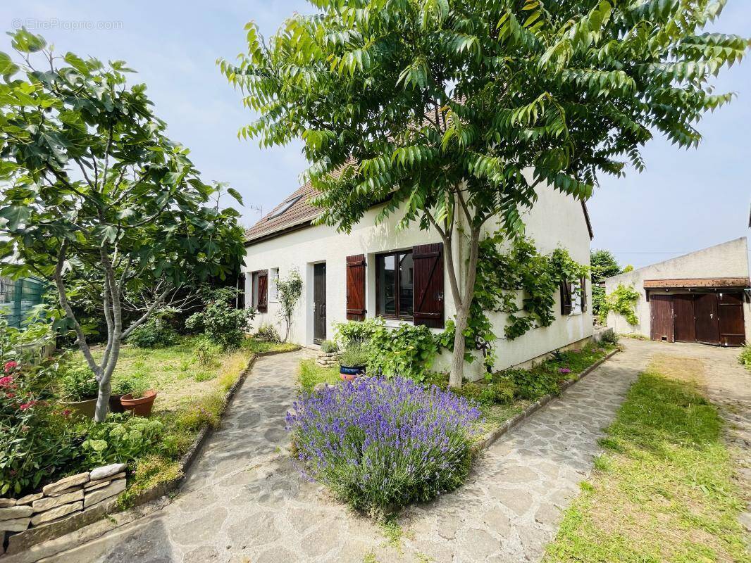Maison à CHENOVE