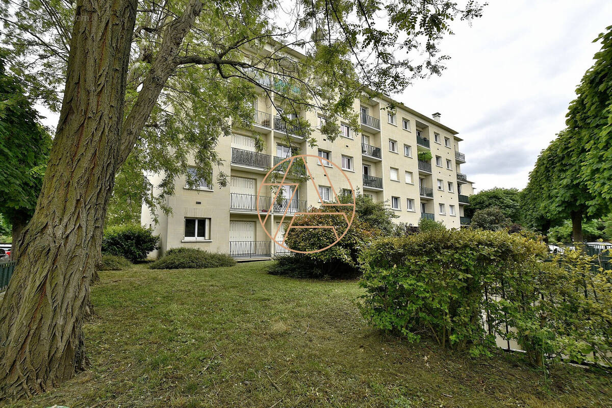 Appartement à SAINT-MAUR-DES-FOSSES