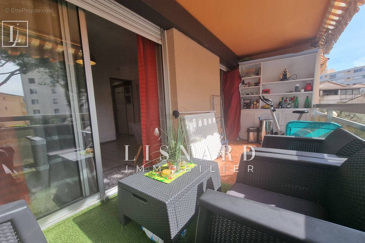Appartement à VALLAURIS