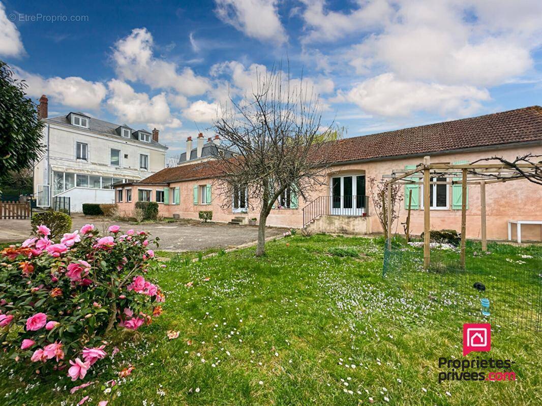 Maison à AVALLON