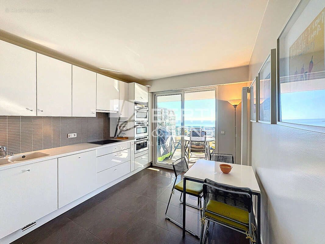 Appartement à MANDELIEU-LA-NAPOULE