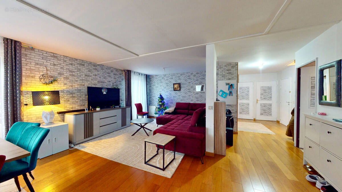 Appartement à CHANTELOUP-LES-VIGNES