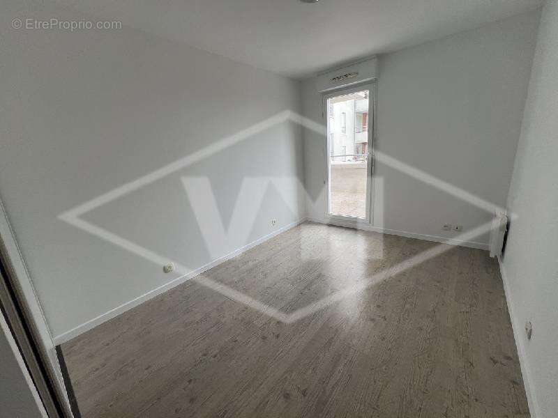 Appartement à COMBS-LA-VILLE