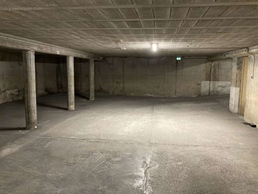 Parking à ANTIBES